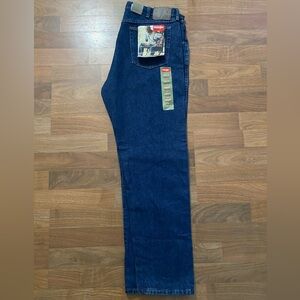 Wrangler Men's Regular Fit Jeans Dark Stonewash 40X30 NWT